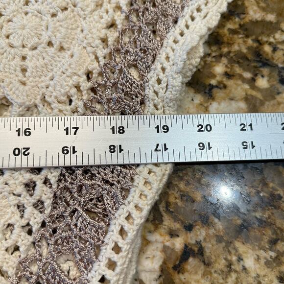 Peace & Love Women’s Medium Ivory & Taupe Crochet V-Neck Sweater Fringe Bottom - Picture 4 of 4